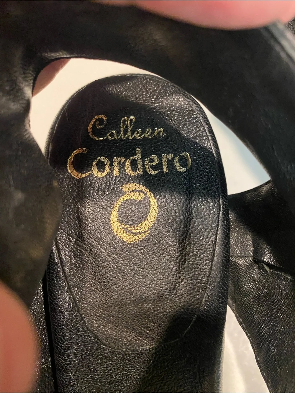 CALLEEN CORDERO KATRA CUT OUT SUPPLE BLACK LEATHER HEELS GOLD ACCENTS SEXY SZ 8